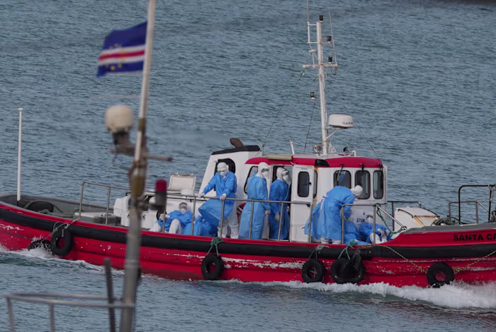 Cruiseschip met hantavirus-uitbraak vaart naar de Canarische Eilanden nadat er drie zijn geëvacueerd