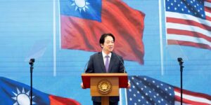 De Taiwanese regering zegt dat de VS haar niet op de hoogte hebben gesteld van een pauze in een geplande wapenverkoop ter waarde van 14 miljard dollar