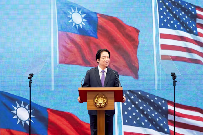 De Taiwanese regering zegt dat de VS haar niet op de hoogte hebben gesteld van een pauze in een geplande wapenverkoop ter waarde van 14 miljard dollar