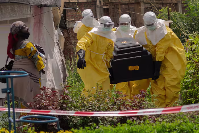 De angst voor ebola neemt toe in Congo vanwege de snelle verspreiding van een zeldzaam type