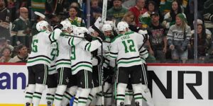 De dubbele OT-afbuiging van Wyatt Johnston levert Stars een 4-3 overwinning op Wild op in Game 3