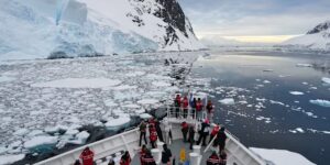 De hausse aan toerisme in Antarctica doet zorgen rijzen over besmetting en ziekte