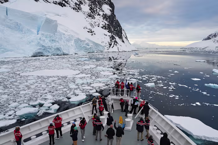 De hausse aan toerisme in Antarctica doet zorgen rijzen over besmetting en ziekte