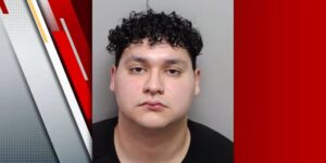 Detentieagent van de stad wordt beschuldigd van het plaatsen van video’s waarin hij een meisje van 13 seksueel misbruikt op sociale media