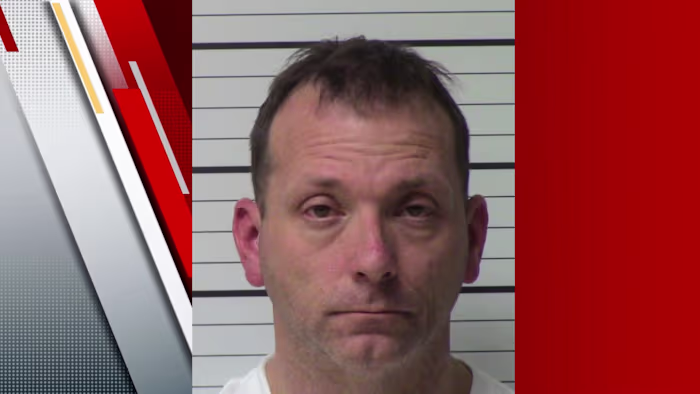 Een man die als 'gewapend en gevaarlijk' wordt beschouwd, is gearresteerd langs de Interstate 10, zegt het Sheriff's Office van Kerr County