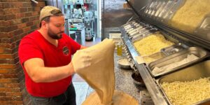 Een voorgesteld verbod op additieven zou de pizza en bagels in New York ten goede kunnen veranderen, zeggen sommigen