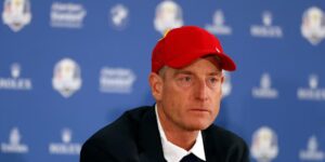 Jim Furyk keert terug als aanvoerder van de Amerikaanse Ryder Cup voor 2027, nu Tiger Woods eruit is
