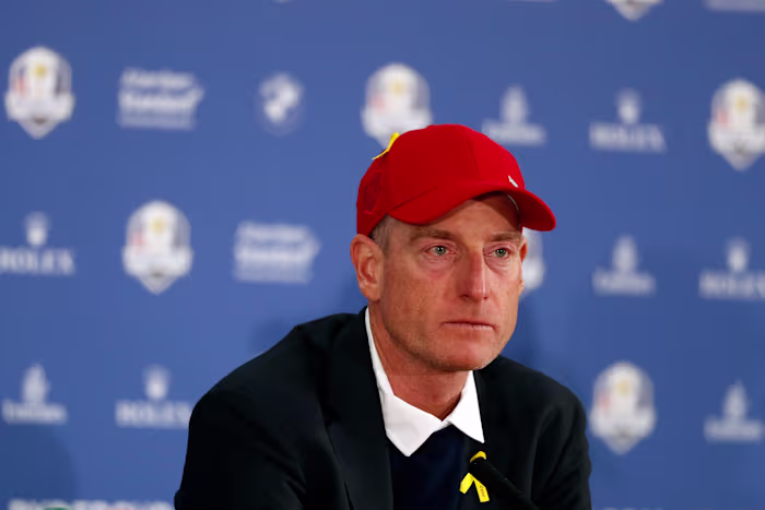 Jim Furyk keert terug als aanvoerder van de Amerikaanse Ryder Cup voor 2027, nu Tiger Woods eruit is