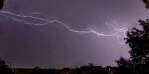 KSAT CONNECT: De lucht van San Antonio licht op tijdens nachtelijke stormen