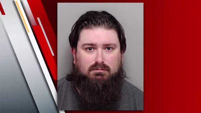 Man gearresteerd wegens online verzoek om minderjarige, zegt de sheriff van Bexar County