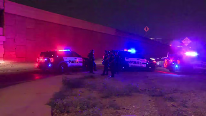 Man met nepwapen gearresteerd na aanval op tankstation in Southtown, zegt SAPD