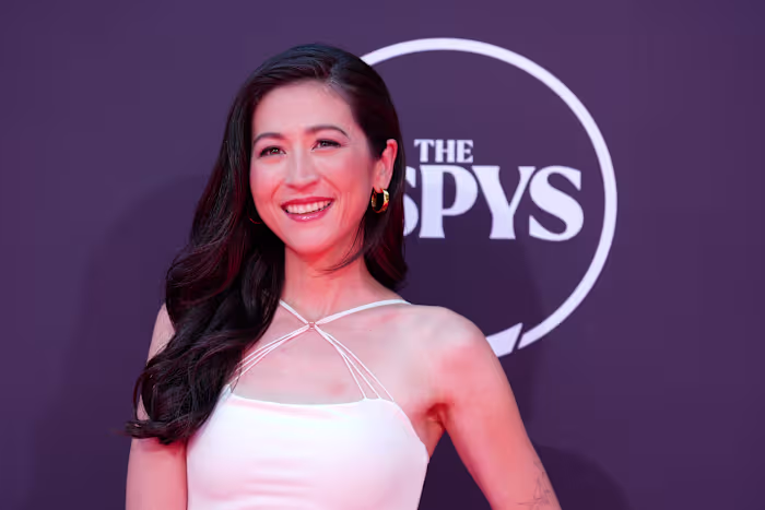 Mina Kimes neemt het over als presentator van Scripps National Spelling Bee als onderdeel van een vernieuwde uitzending