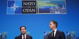 NAVO-bondgenoten verbijsterd door de ommekeer van Trump over Amerikaanse troepenbewegingen in Europa
