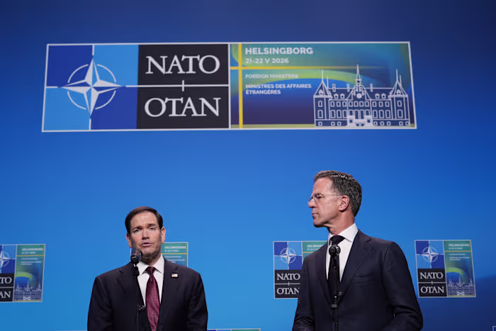 NAVO-bondgenoten verbijsterd door de ommekeer van Trump over Amerikaanse troepenbewegingen in Europa