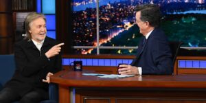 Paul McCartney helpt Stephen Colbert afscheid te nemen van ‘The Late Show’ in ambitieuze slotshow