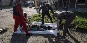 Rusland negeert het eenzijdige staakt-het-vuren van Oekraïne en vuurt tientallen drones af