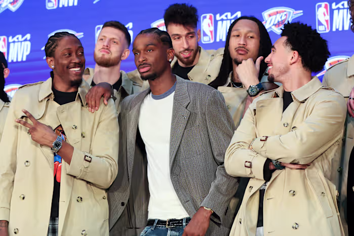 Shai Gilgeous-Alexander of the Thunder wordt de 14e speler die back-to-back NBA MVP's wint