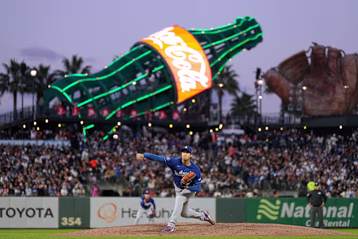 Shohei Ohtani's on-base streak van 53 wedstrijden eindigt nu Roberts erover nadenkt hem vaker te laten rusten als hij gooit