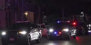 Tiener getroffen door granaatscherven nadat drie mannen op het huis van West Side schieten, zegt SAPD