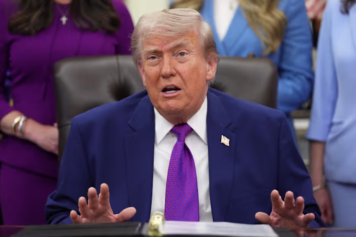Trump zegt dat hij stappen zal ondernemen om de federale benzinebelasting op te schorten. Hij kan het niet alleen