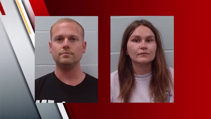 Twee gearresteerd na de dood van twee honden in een internaat, zegt het kantoor van de sheriff van Hays County