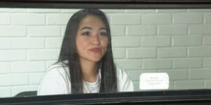 Vrouw uit San Antonio achter het virale nummer ‘Where we roll’ spreekt met KSAT in een gevangenisinterview