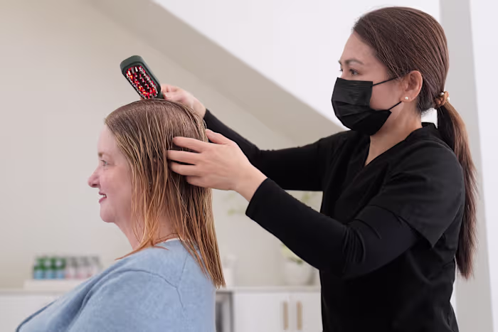 Wat u moet weten over de hoofdhuidmassages in Japanse stijl die populair zijn in de VS