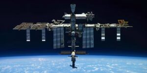 Astronauten schuilen kort tijdens reparaties om het lek in het internationale ruimtestation te repareren