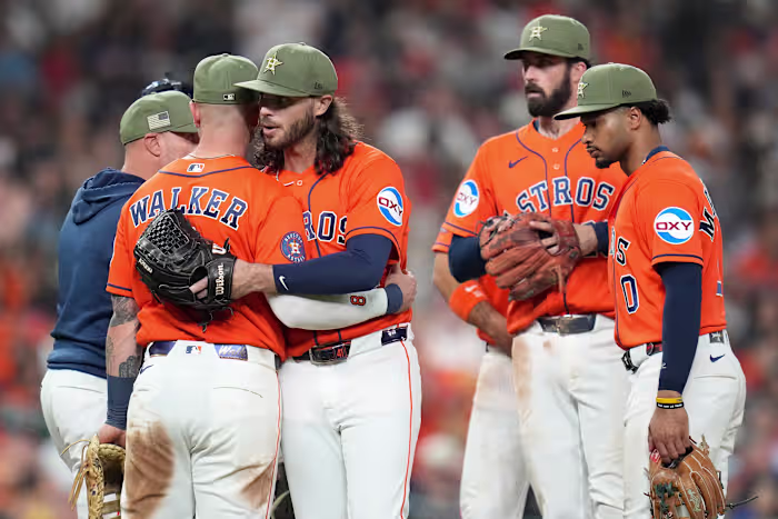 Astros' Spencer Arrighetti heeft een no-hit bod afgebroken met 1 uit in de 8e vs. Rangers