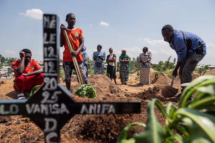 Bevestigde Ebola-gevallen bij de uitbraak in Congo staan ​​boven de 1.000 met 254 doden, zeggen de autoriteiten