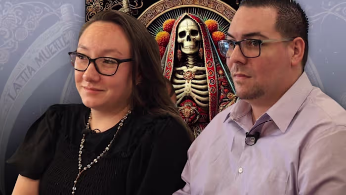 Bexar County gaat 300.000 dollar betalen aan detentieaanvrager wiens baan werd aangeboden op het La Santa Muerte-altaar van zijn vrouw