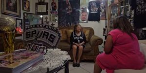 Binnenin de ongelooflijke Spurs-collectie van een overgrootmoeder uit San Antonio