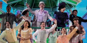 Broadway-revivals en ‘Liberation’ winnen grote prijzen tijdens de Tony Awards, gepresenteerd door Pink
