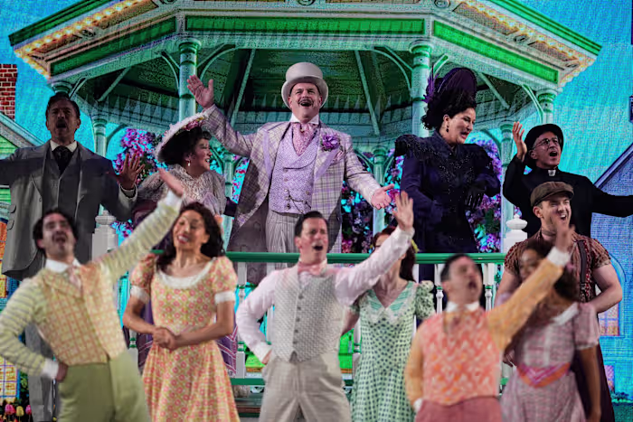 Broadway-revivals en 'Liberation' winnen grote prijzen tijdens de Tony Awards, gepresenteerd door Pink