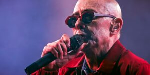 Carlos ‘Indio’ Solari, een legende uit de Argentijnse rockscene, sterft op 77-jarige leeftijd