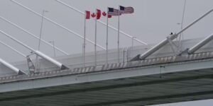 Carney zegt dat de nieuwe in Canada gebouwde brug over de Detroit River, waarmee Trump dreigde, zal worden geopend