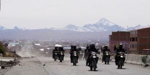 De Boliviaanse president roept de noodtoestand uit omdat wegblokkades de bevoorrading verstikken