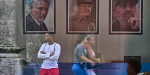 De VS voeren de druk op Cuba op met een aanklacht tegen de voormalige leider, terwijl de president van het eiland de aanklachten veroordeelt
