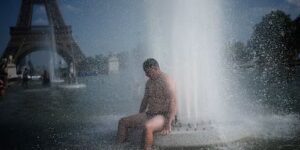 De rechtbank in Parijs geeft de Franse oliemaatschappij TotalEnergies zes maanden de tijd om haar klimaatbeleid aan te scherpen