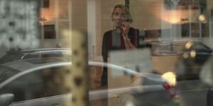 De recordhitte in Europa heeft de mortuaria van Parijs overweldigd en gezinnen in nood achtergelaten