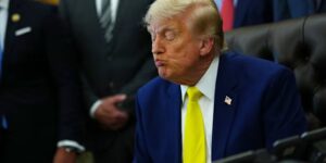 De troepenomkeringen van Trump in Europa kunnen miljoenen kosten en hebben soldaten in het ongewisse gelaten, zeggen functionarissen