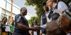Ebola-gevallen in Congo bijna 300 naarmate er meer vreugdevolle verhalen van herstelde medische hulpverleners naar voren komen