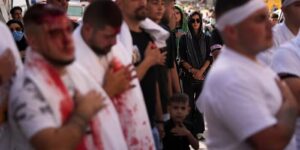 Enorme sjiitische menigten vieren de heilige dag van Ashoura tegen de achtergrond van de gevolgen van de oorlog tussen Iran, Israël en de VS