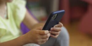 FBI waarschuwt ouders voor de gevaren van sociale media nadat tieners zijn verleid tot overvallen in Zuid-Afrika