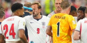 FIFA-hydratatiepauzes hebben geleid tot kritiek van verschillende groepen. Maar wat doen ze eigenlijk?