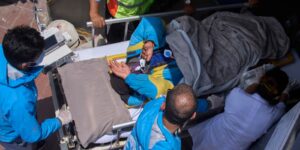 Familie vraagt ​​zich af reddingspogingen voor Sherpa-gids levend teruggevonden op de Everest