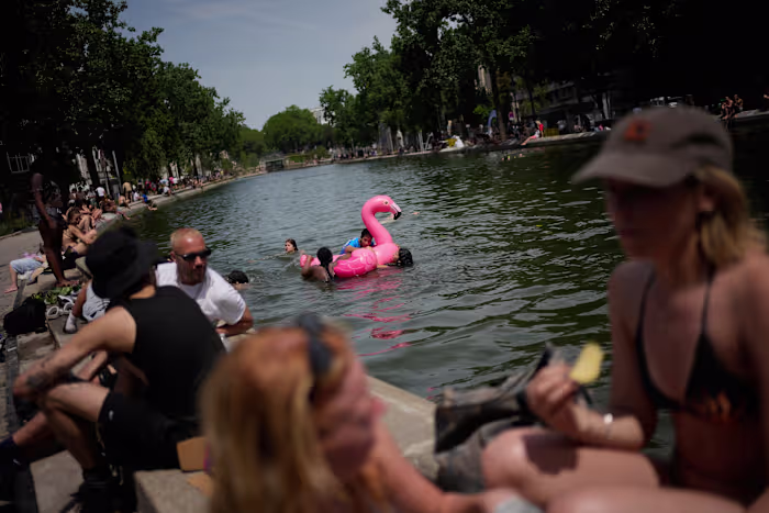 Frankrijk registreert zijn warmste dag ooit terwijl Europa wegkwijnt door een vroege hittegolf