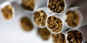 Het aantal sigarettenrook onder volwassenen in de VS bereikt opnieuw een historisch dieptepunt