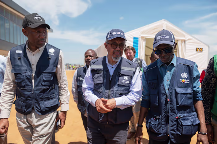 Het hoofd van de WHO bezoekt het epicentrum van de ebola-uitbraak in Oost-Congo, omdat het aantal gevallen de respons overtreft