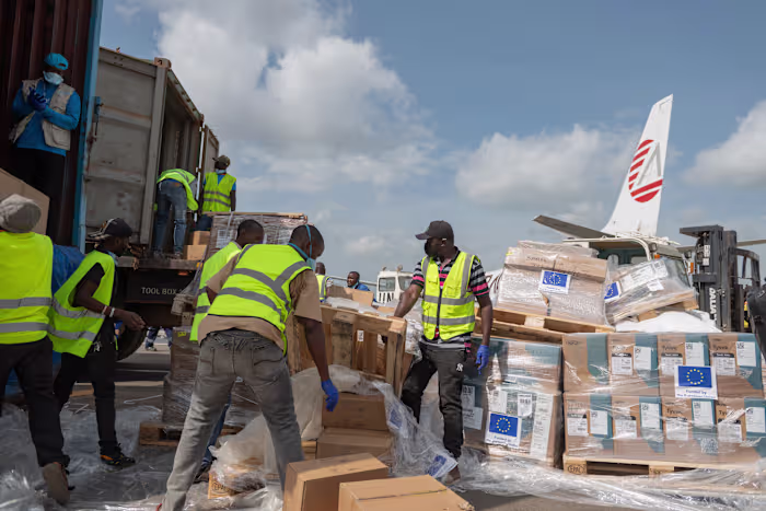 Hulpgoederen bereiken het hart van de Ebola-uitbraak in Congo terwijl het hoofd van de WHO naar Kinshasa reist